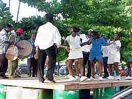 Barbados: Karibik-Party an der ’Batts Rock Bay’