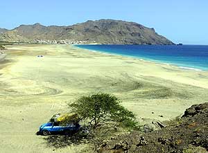 Kap Verde/Insel So Vicente: Schner Campingplatz am So Pedro-Strand im Sdwesten der Insel