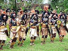 Papua New Guinea/Western Highlands/Mt. Hagen: Sing-Sing Group from Pimaga in the Southern Highlands at the Mount Hagen Cultural Show 2010