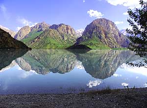 Tadjikistan/Iskander Kul: Lake reflection
